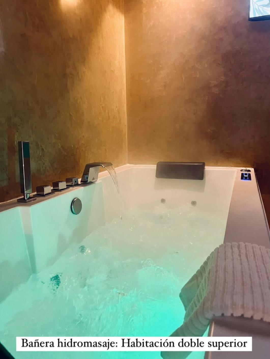 Cueva Luxe Las Calcetas Setenil de las Bodegas Kültér fotó